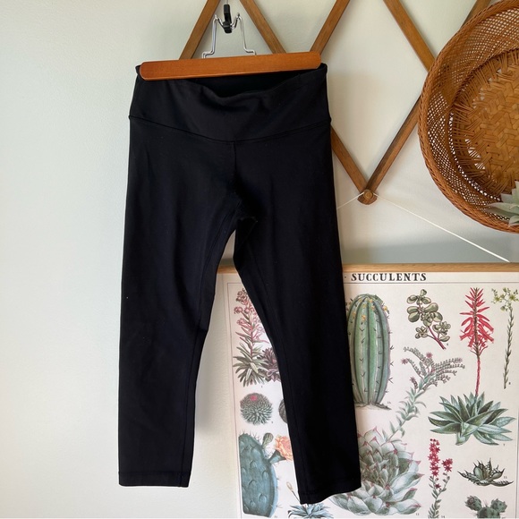 Lululemon Capri Black Leggings - Picture 2 of 4